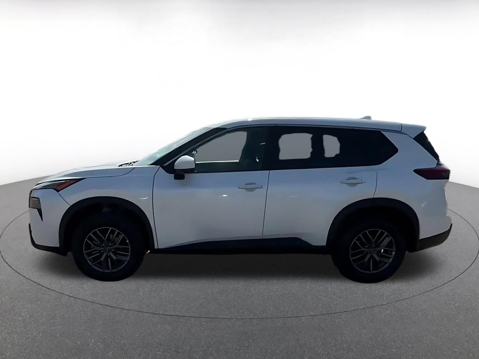 Used 2026 Nissan Rogue SV FWD image 7