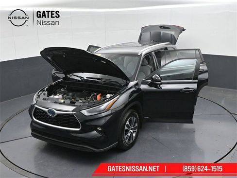 Used 2022 Toyota Highlander XLE image 50