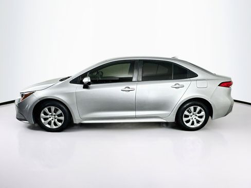Used 2020 Toyota Corolla LE FWD image 4
