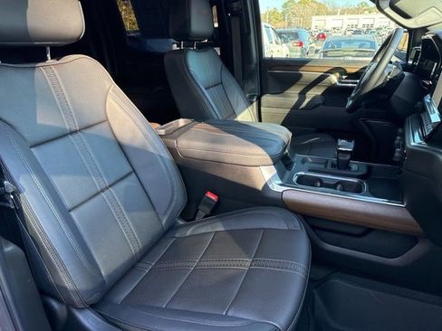Used 2025 Chevrolet Silverado 1500 High Country image 31
