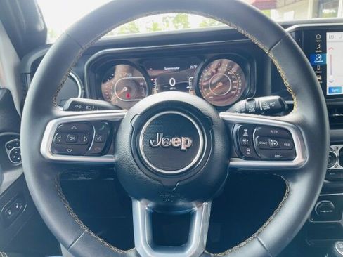 Used 2024 Jeep Wrangler Unlimited Sahara AWD/4WD image 23