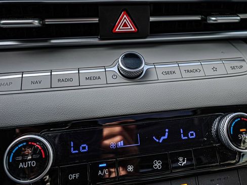 Used 2023 Hyundai Elantra Limited w/ Cargo Package image 37