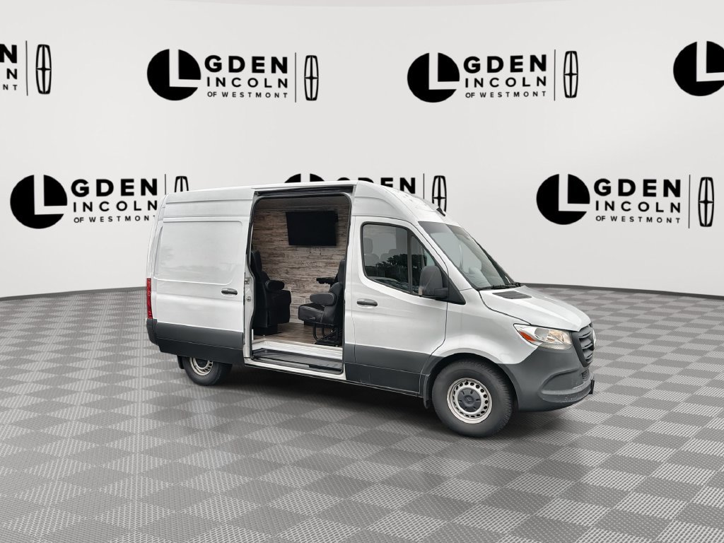 Used 2023 Mercedes-Benz Sprinter 1500 image 2