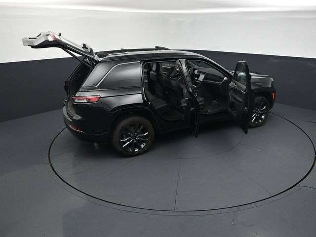 Used 2026 Jeep Grand Cherokee Limited AWD/4WD image 30