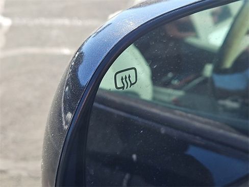 Used 2011 Toyota Sienna XLE image 13