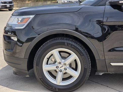 Used 2019 Ford Explorer XLT w/ Equipment Group 202A FWD image 6
