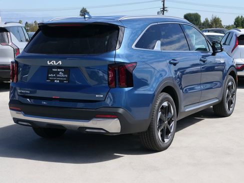 New 2025 Kia Sorento EX image 3