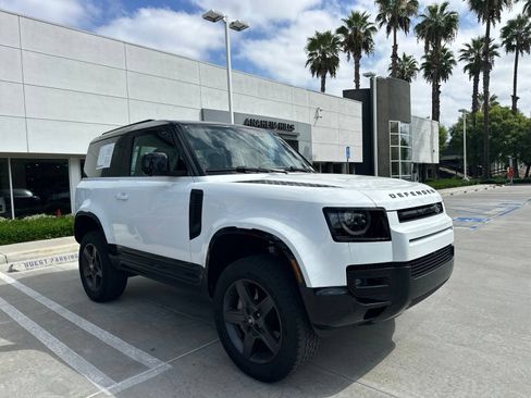 Used 2024 Land Rover Defender 90 X-Dynamic SE AWD/4WD image 2