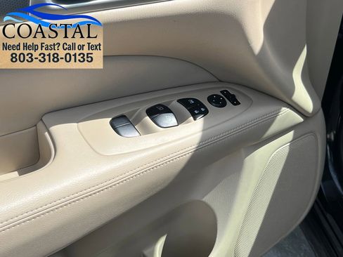 Used 2017 Nissan Pathfinder SL w/ SL Tech Package FWD image 8