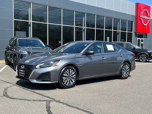 Certified 2024 Nissan Altima 2.5 SV FWD image 1