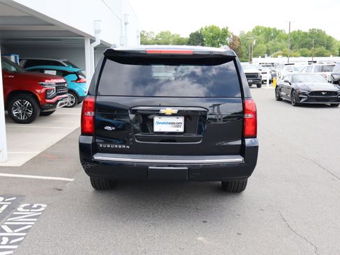 Used 2016 Chevrolet Suburban LTZ RWD image 9
