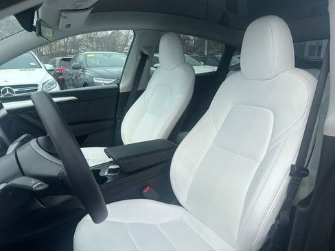 Used 2024 Tesla Model Y Performance image 14