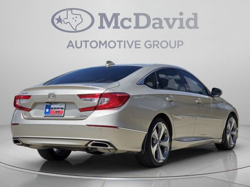 Used 2018 Honda Accord Touring image 6