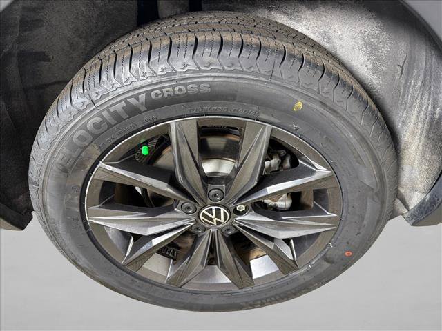 Used 2023 Volkswagen Tiguan SE FWD image 17