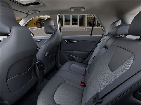 New 2025 Kia Niro EX Touring image 18