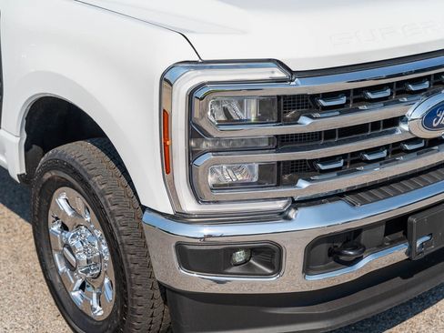Used 2024 Ford F250 Lariat AWD/4WD image 10