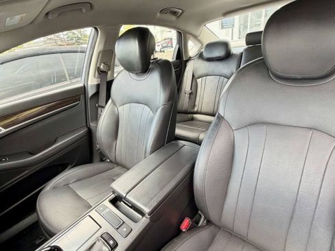 Used 2016 Hyundai Genesis 3.8 RWD image 11