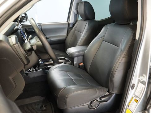 Used 2023 Toyota Tacoma SR AWD/4WD image 3
