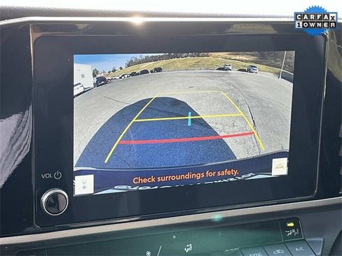 Used 2025 Toyota Camry XLE image 33