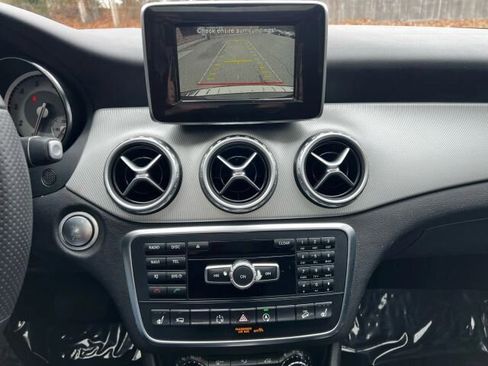 Used 2015 Mercedes-Benz GLA 250 4MATIC image 15