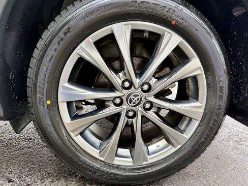 Used 2018 Toyota RAV4 Limited w/ All Weather Liner Package image 29