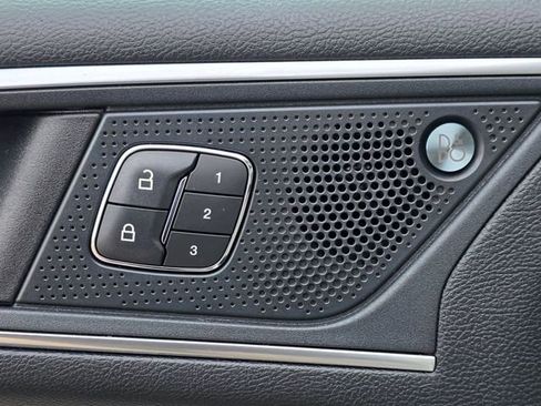 Used 2022 Ford Edge Titanium image 7