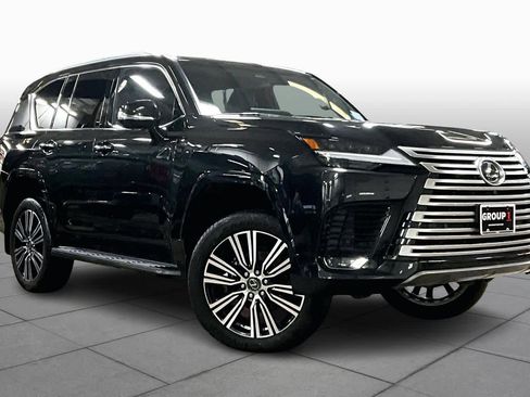 Used 2025 Lexus LX 600 4WD w/ Luxury Package image 3
