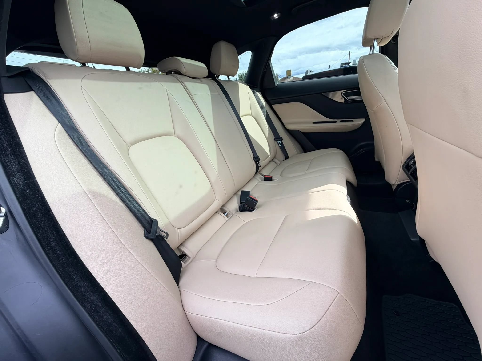 Used 2018 Jaguar F-PACE Premium AWD/4WD image 24