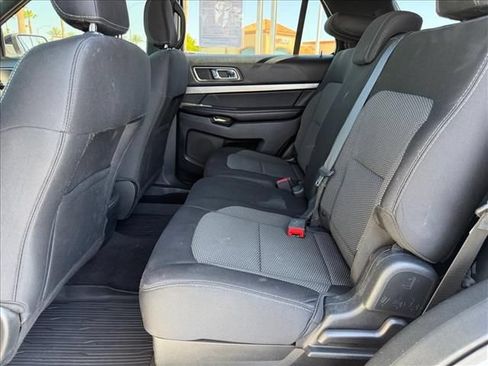 Used 2018 Ford Explorer XLT w/ Equipment Group 201A FWD image 7