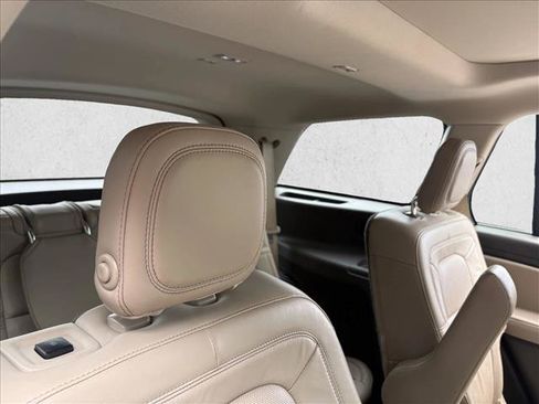 Used 2020 Lincoln Aviator Reserve w/ Equipment Group 201A RWD image 24
