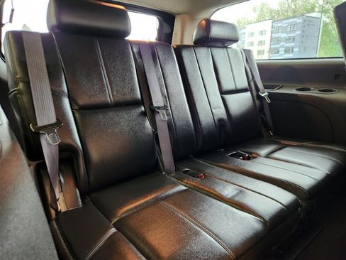 Used 2012 Chevrolet Suburban LT w/ Luxury Package image 4