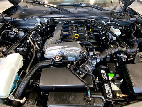 Used 2021 MAZDA MX-5 Miata RF Club image 9