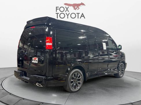 Used 2024 Chevrolet Express 2500 image 6