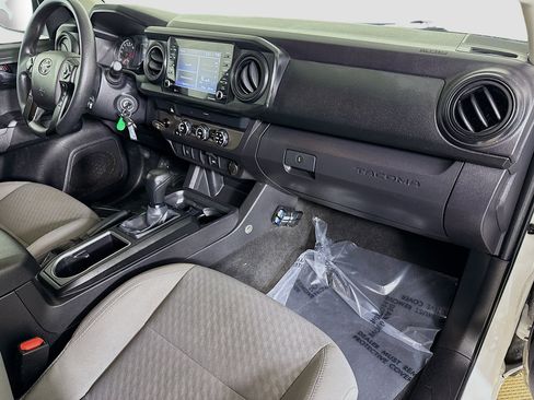 Used 2022 Toyota Tacoma SR image 27