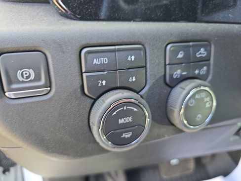 Used 2025 Chevrolet Silverado 1500 LT image 20