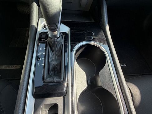 Used 2022 Nissan Altima 2.5 SV w/ SV Premium Package AWD/4WD image 18