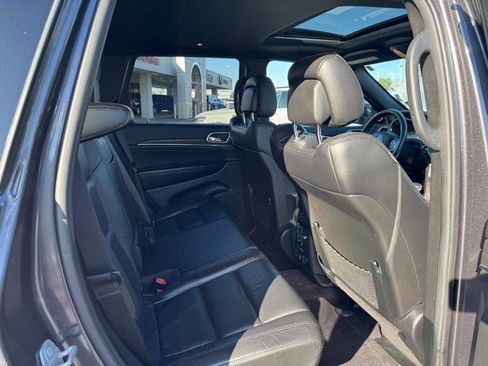 Used 2018 Jeep Grand Cherokee Limited image 10