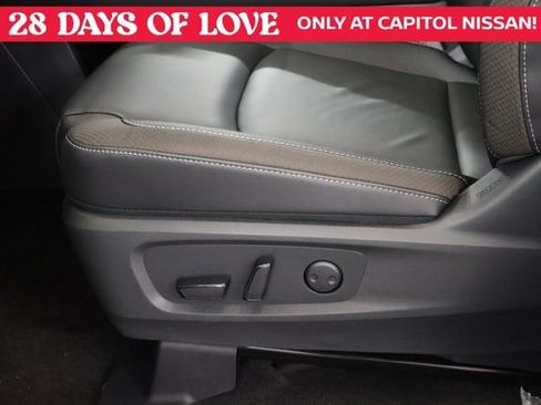 New 2025 Nissan Pathfinder SL image 13