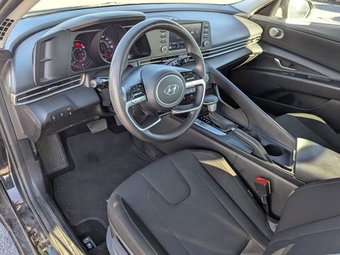 Used 2023 Hyundai Elantra SE FWD image 24