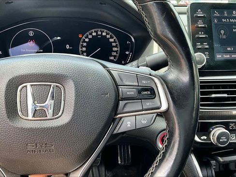 Used 2018 Honda Accord Sport image 11
