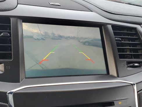 Used 2014 Lincoln MKS AWD w/ Equipment Group 201A image 21