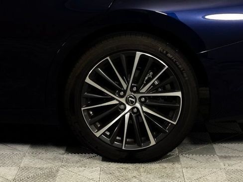 Used 2025 Lexus ES 350 w/ Premium Package FWD image 13