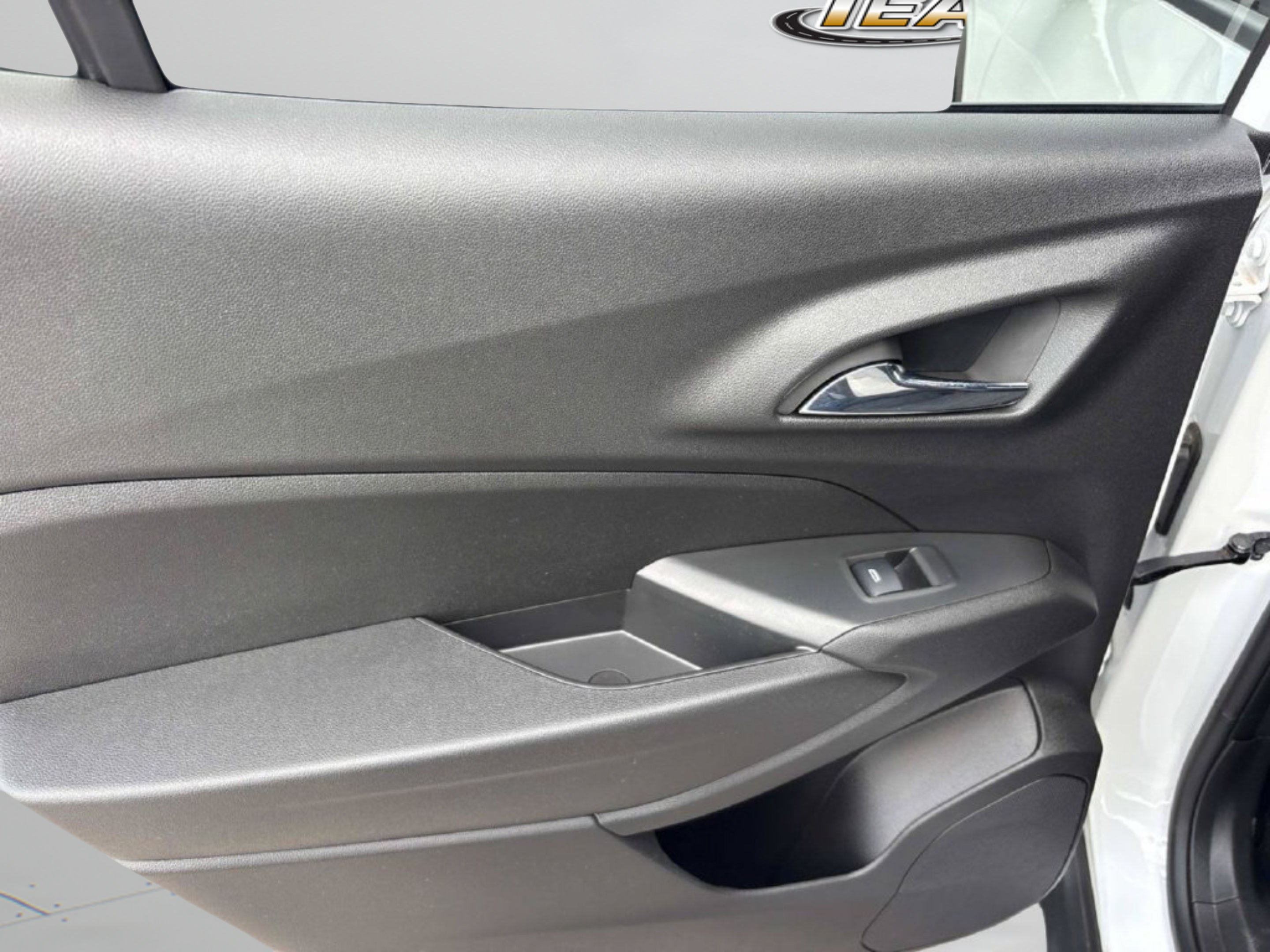Used 2025 Chevrolet Trax RS FWD image 19