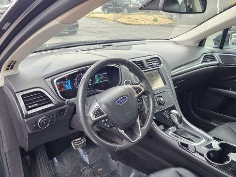 Used 2014 Ford Fusion Titanium image 11