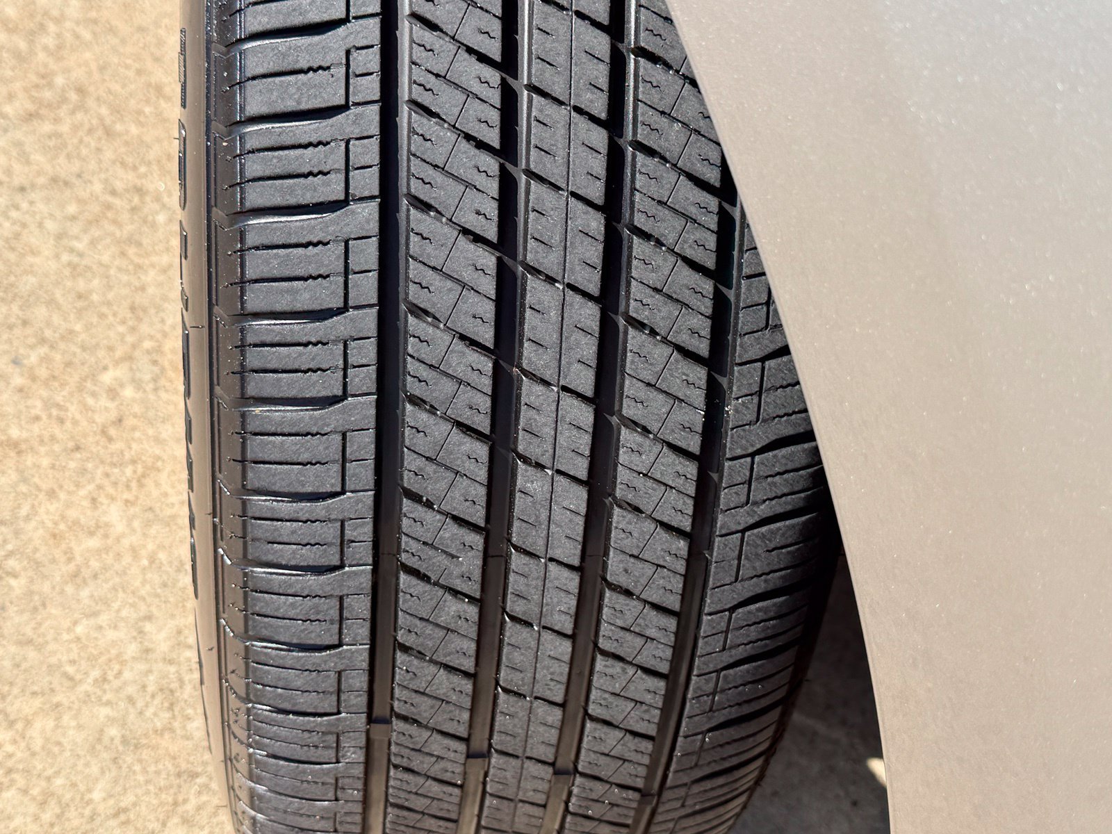 Certified 2024 Ford Edge Titanium AWD/4WD image 10