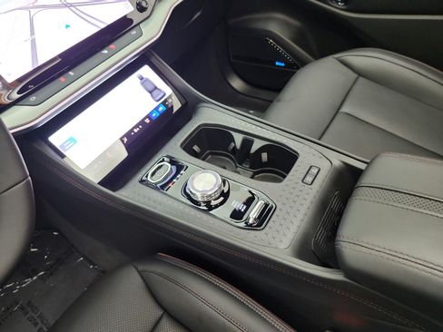 Used 2024 Jeep Wagoneer Launch Edition AWD/4WD image 11