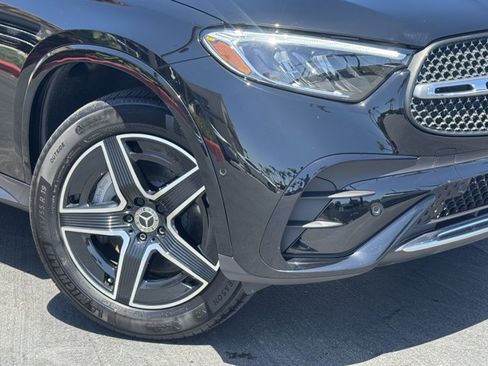 Used 2026 Mercedes-Benz GLC 300 image 2