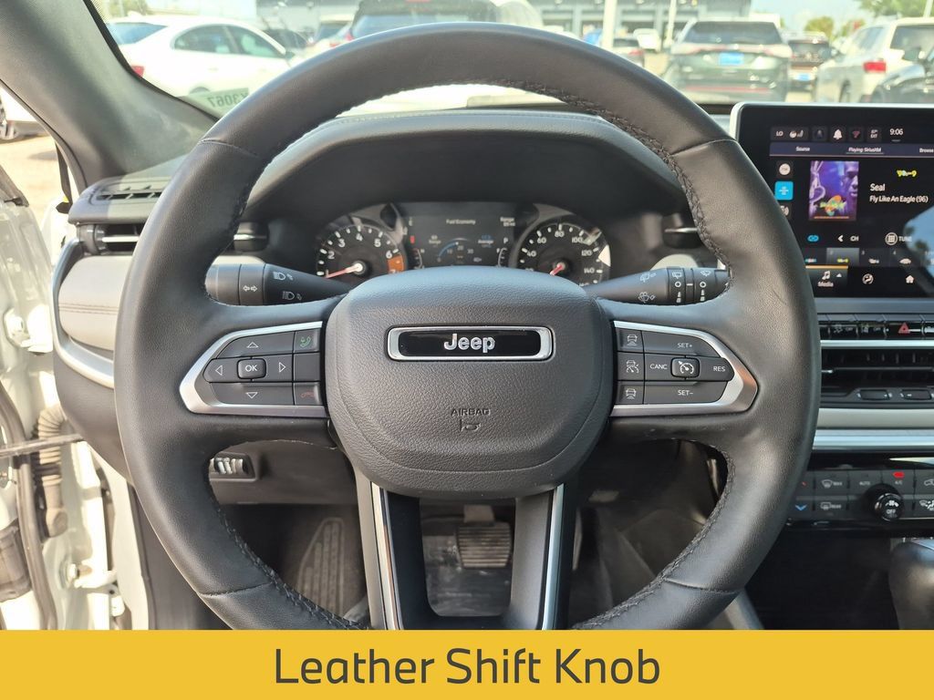 Used 2025 Jeep Compass Limited AWD/4WD image 16