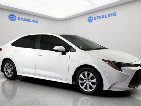 Used 2020 Toyota Corolla LE FWD image 13
