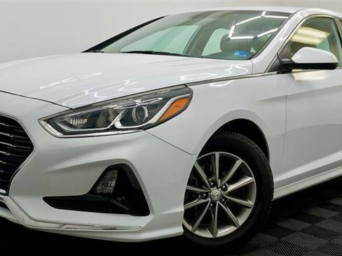 Used 2018 Hyundai Sonata SE FWD image 2
